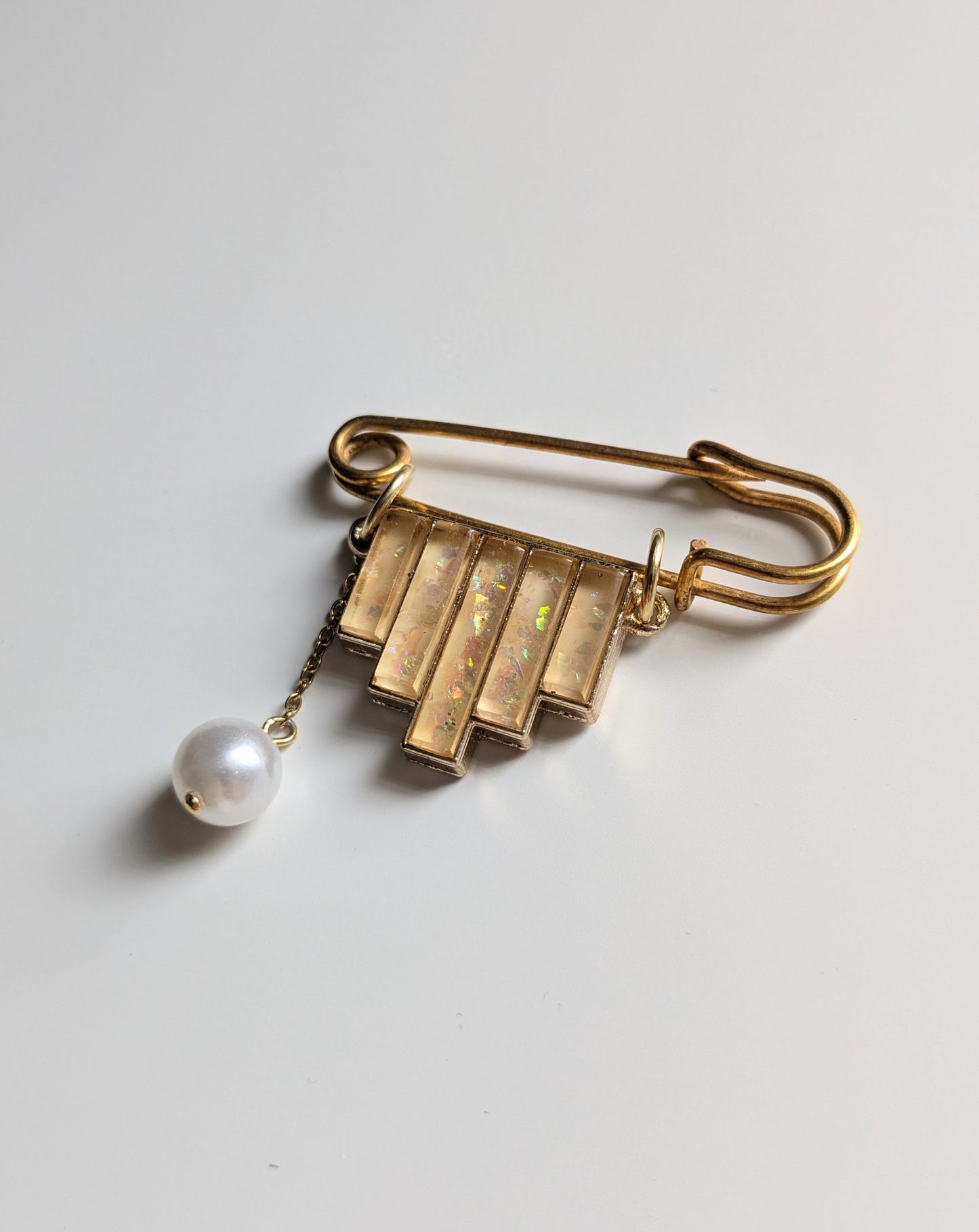 Deco Pearl Pin Brooch